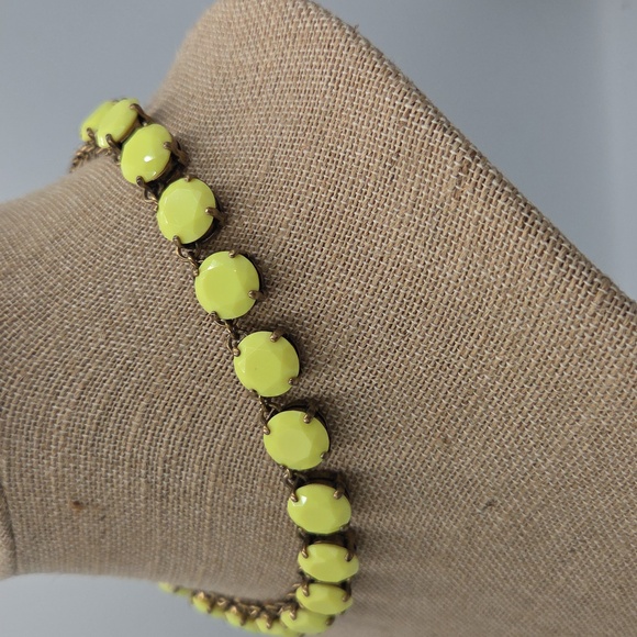 Elegant Yellow Necklace - Picture 2 of 4